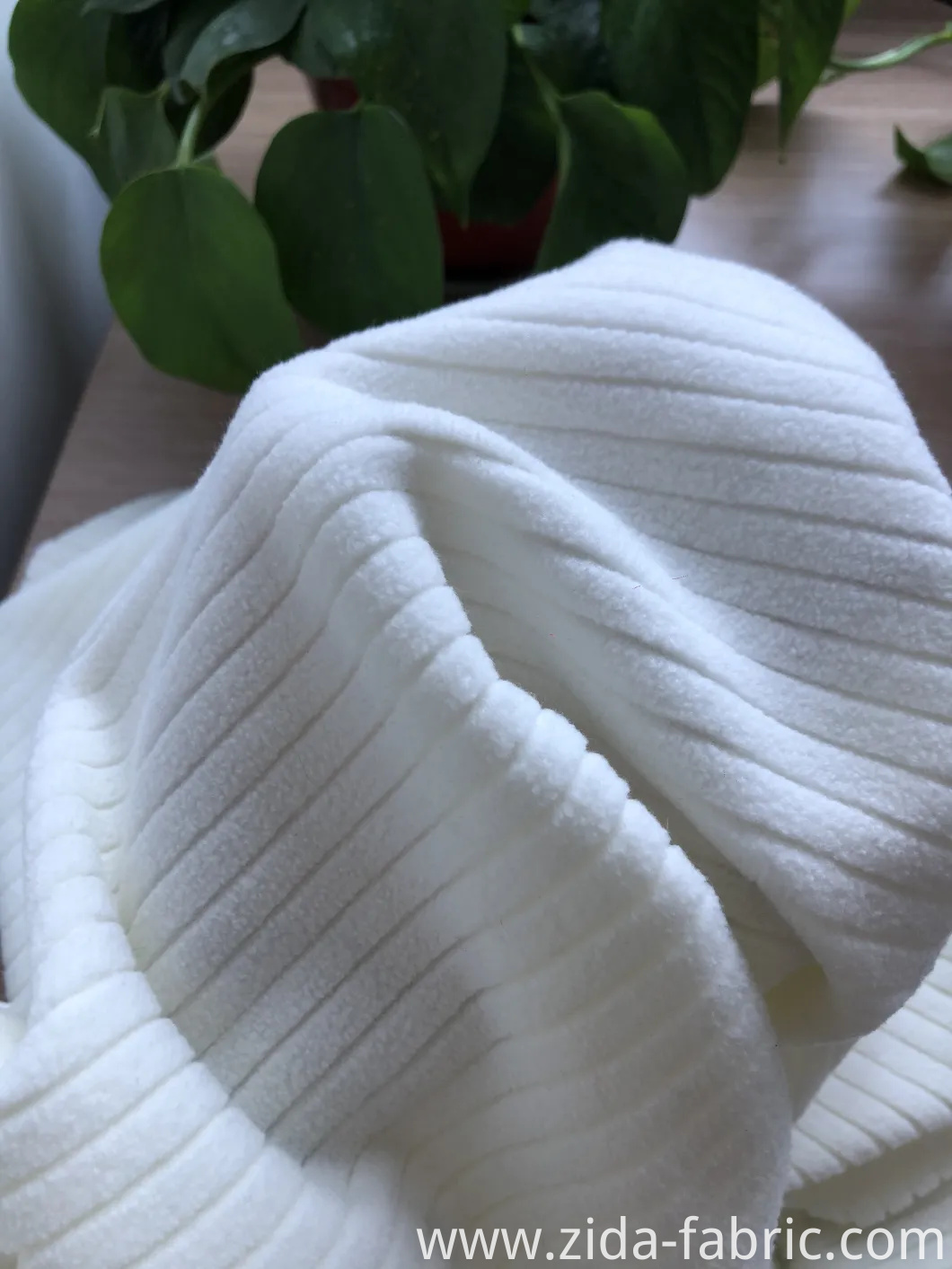DTY150d/144f 95%Polyester 5%Span Polar Fleece with Drop-Needle